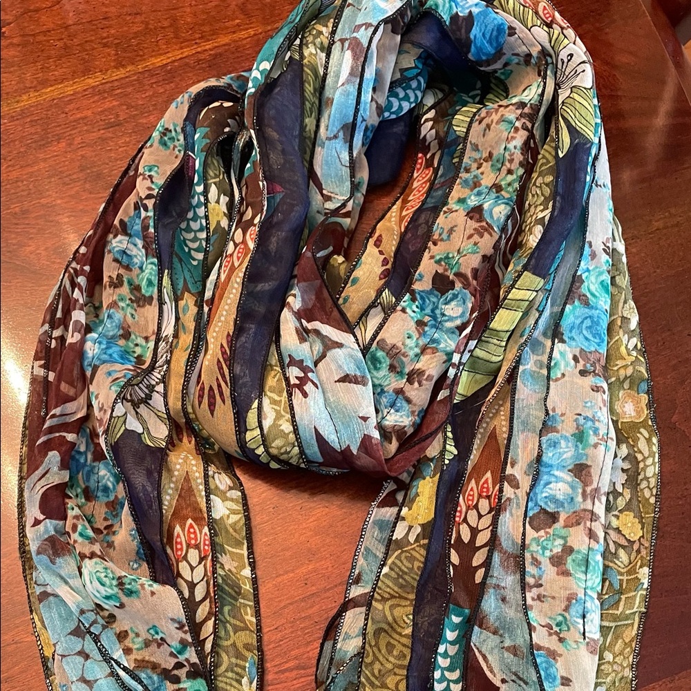 Versatile, fun scarf!